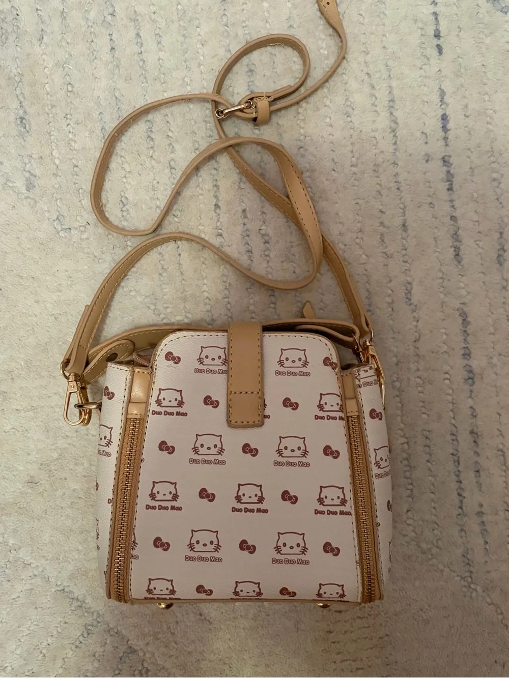 Hello Kitty Beige Crossbody Bag with Tan Trim